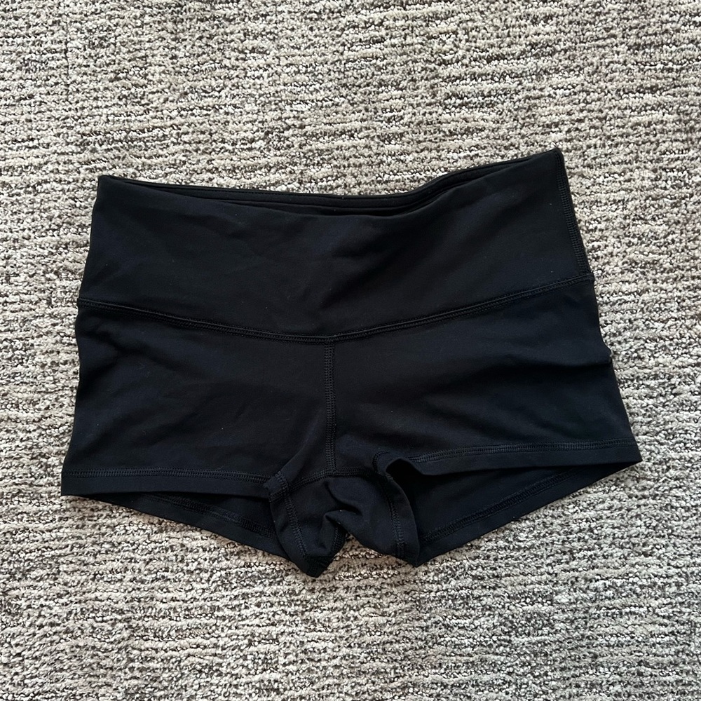 Lululemon short spandex shorts size 4